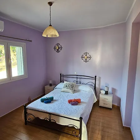 Effie's Escape Spacious * Zola