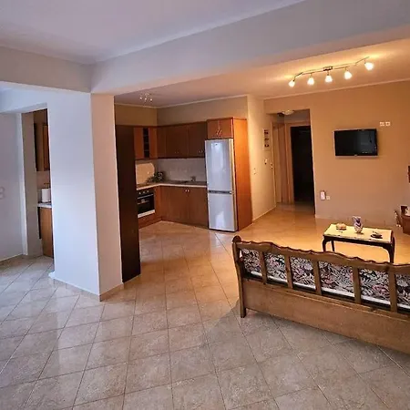 Effie's Escape Spacious * Zóla