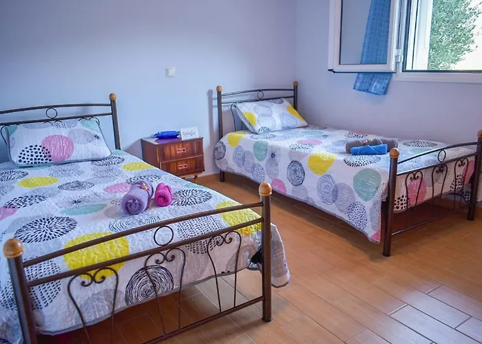 Effie's Escape Spacious Zóla